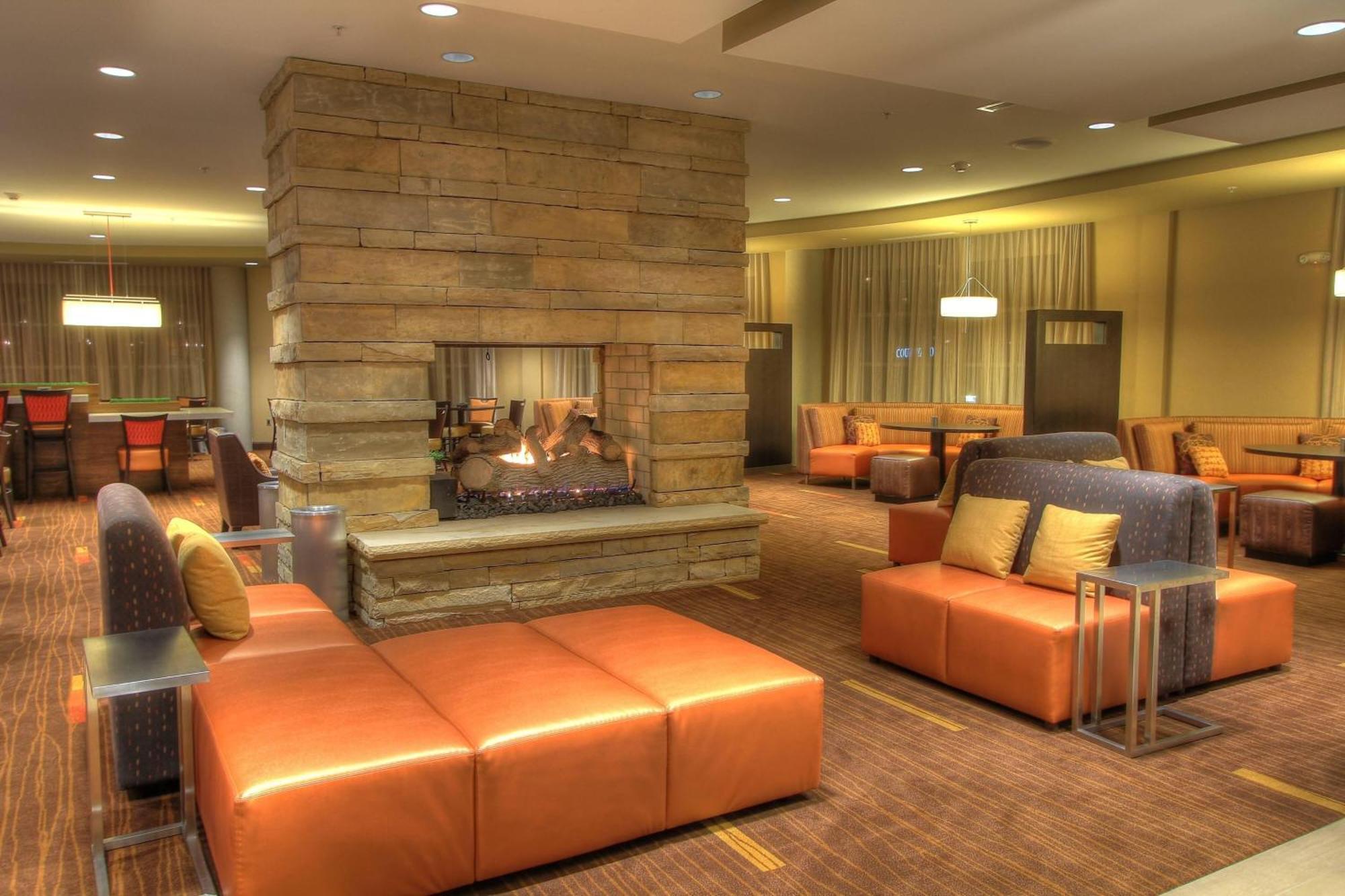 Отель Courtyard By Marriott Gatlinburg Downtown Экстерьер фото