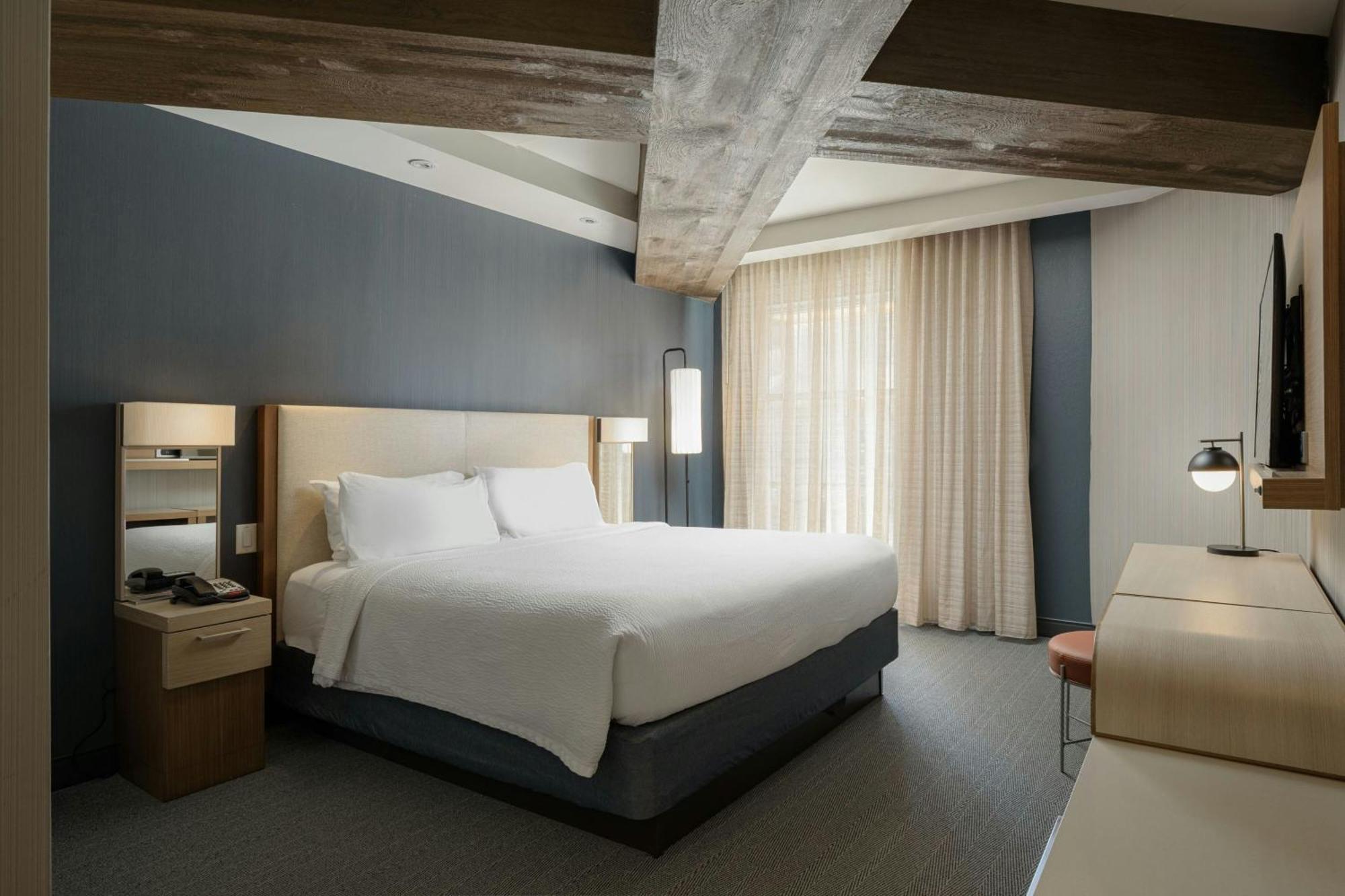 Отель Courtyard By Marriott Gatlinburg Downtown Экстерьер фото