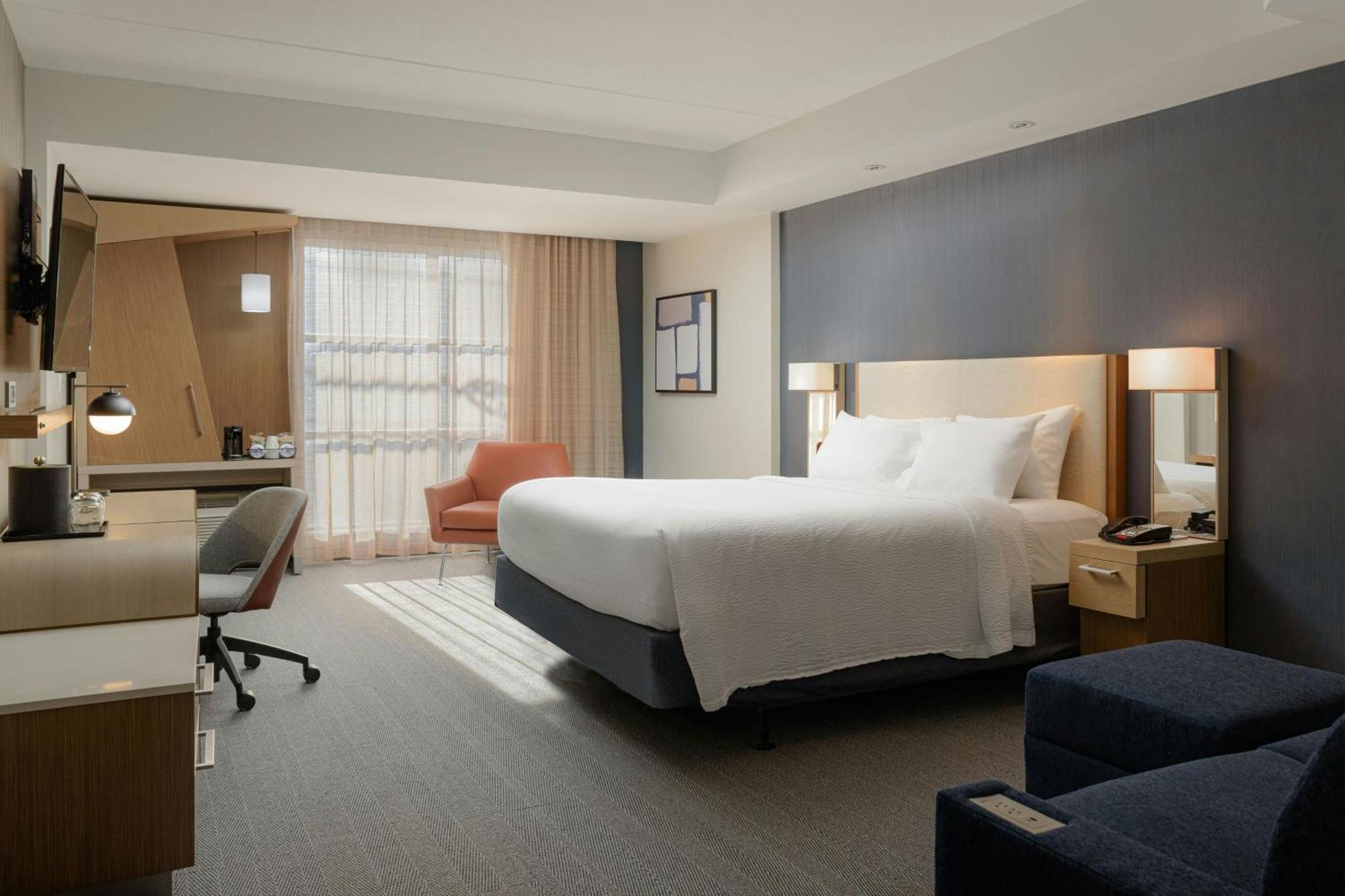 Отель Courtyard By Marriott Gatlinburg Downtown Экстерьер фото