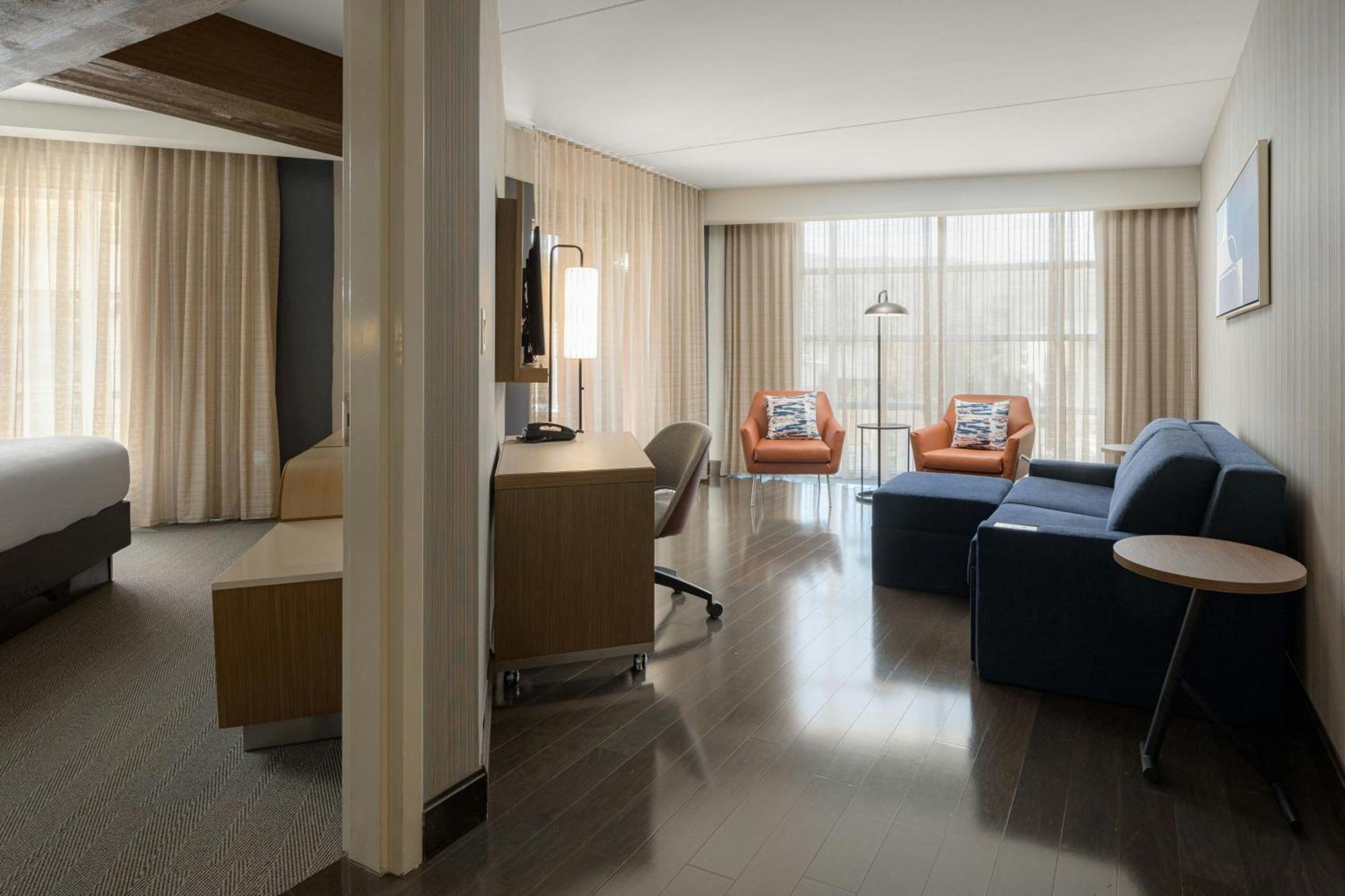 Отель Courtyard By Marriott Gatlinburg Downtown Экстерьер фото